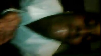 Жешка жена е во сендвич меѓу двајца пичове, цица кур