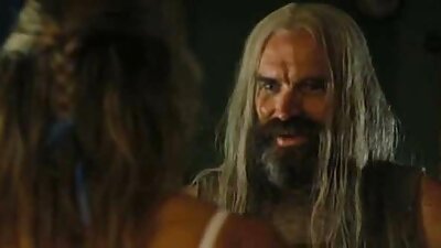 Перверзниот студент и искусен љубовник водат љубов во кујната