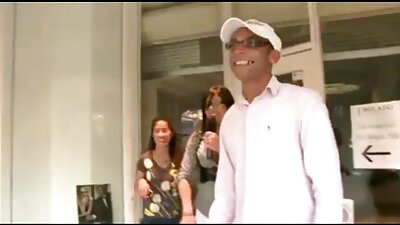 Симпатичната порно ѕвезда масерка Лекси Бел ебеше хардкор на масата