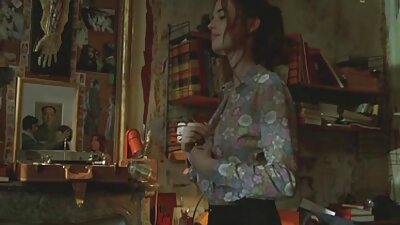 Симпатична аматерска ГФ во пигтили го вози своето момче