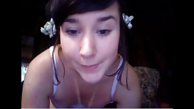 Курвите во куќата на забавата се ебат додека студентите гледаат