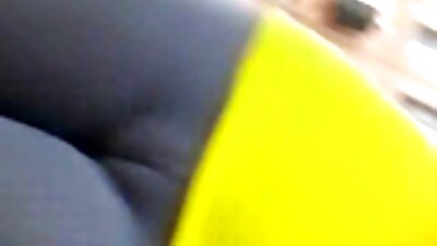 Бебе со бледа кожа си најде совршен латино љубовник за себе